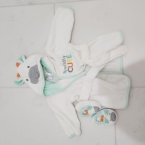 Baby Bath Robe with Slippers White Giraffe Wildy Cute 0 to 9 Months Neutral